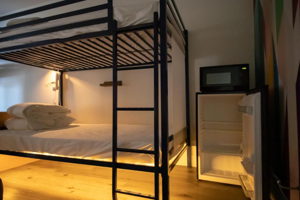 Bposhtels Charlotte Hostel ภายนอก รูปภาพ