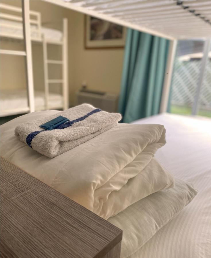 Bposhtels Charlotte Hostel ภายนอก รูปภาพ