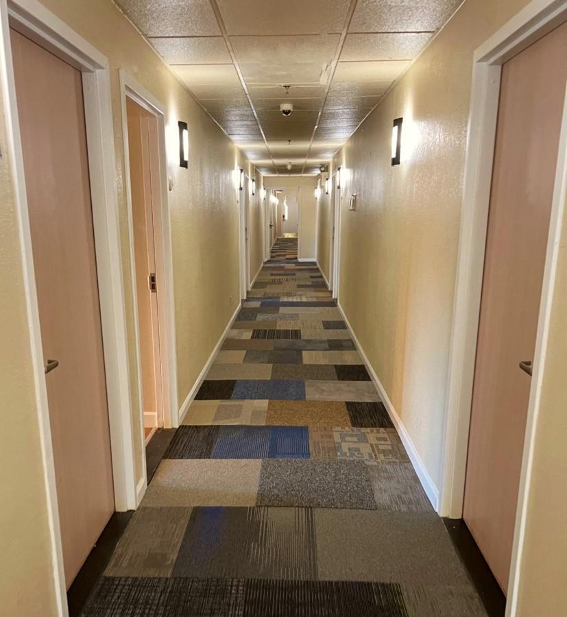 Bposhtels Charlotte Hostel ภายนอก รูปภาพ