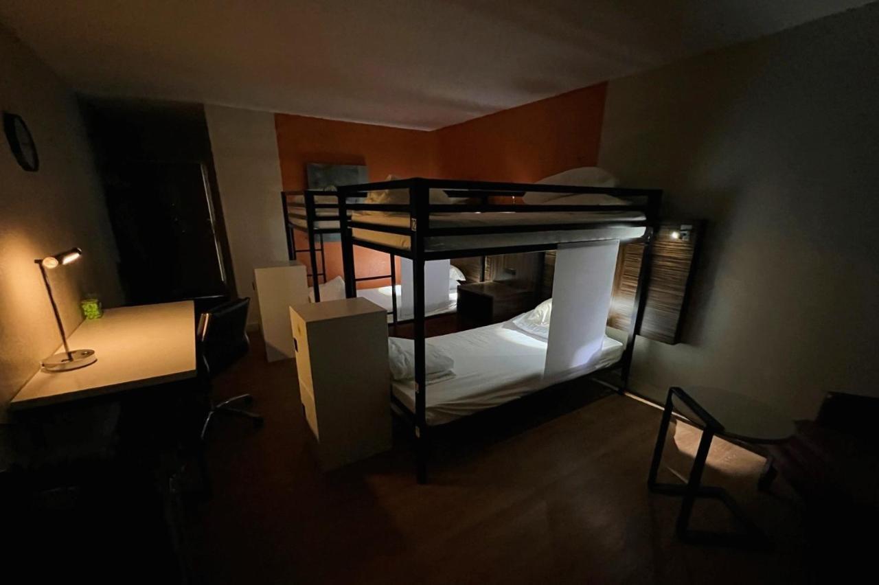 Bposhtels Charlotte Hostel ภายนอก รูปภาพ